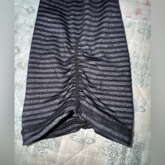 Kyodan women’s athletic capri/cropped leggings striped w/rugged bottom. Sz PS🖤 - Picture 6 of 8